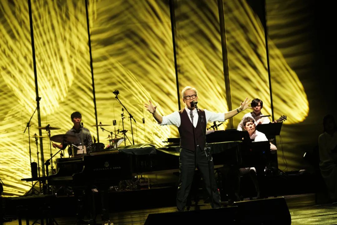 罗大佑的歌声从未走远！春龙交响夜音乐会，再诉光阴的故事