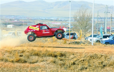 穿越浑善达克“二月二龙抬头”汽车拉力赛暨千车万人冰雪大穿越赛事活动启幕